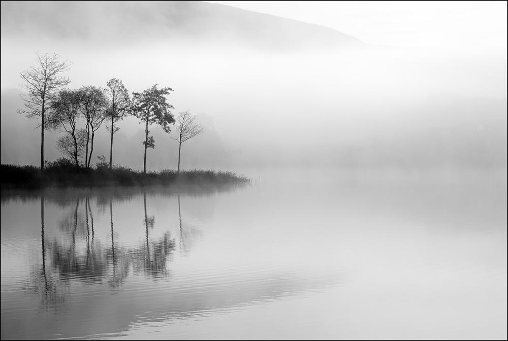 Mysterious Lake - 50x70 cm